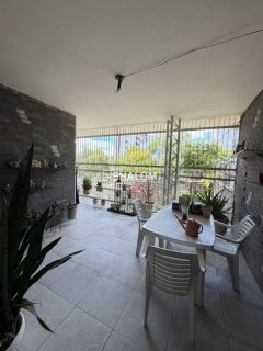Casa para Vender com 4 suítes no Centro em Campina Grande - PB