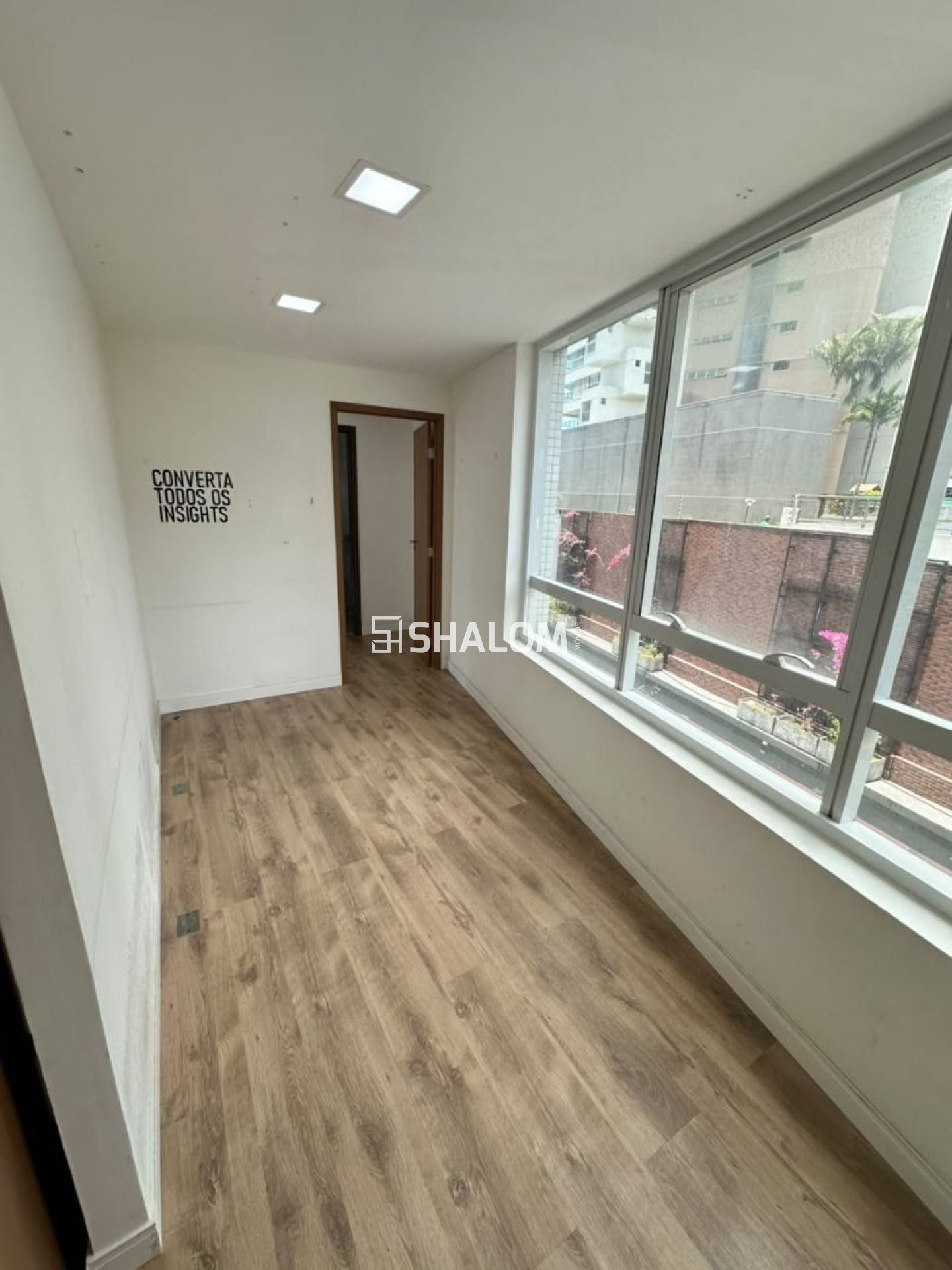 Sala Comercial Para Alugar no bairro Cabo Branco em João Pessoa
