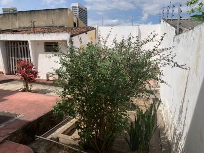 Casa para Vender com 5 quartos sendo 1 suíte na Prata em Campina Grande - PB