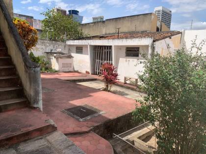 Casa para Vender com 5 quartos sendo 1 suíte na Prata em Campina Grande - PB