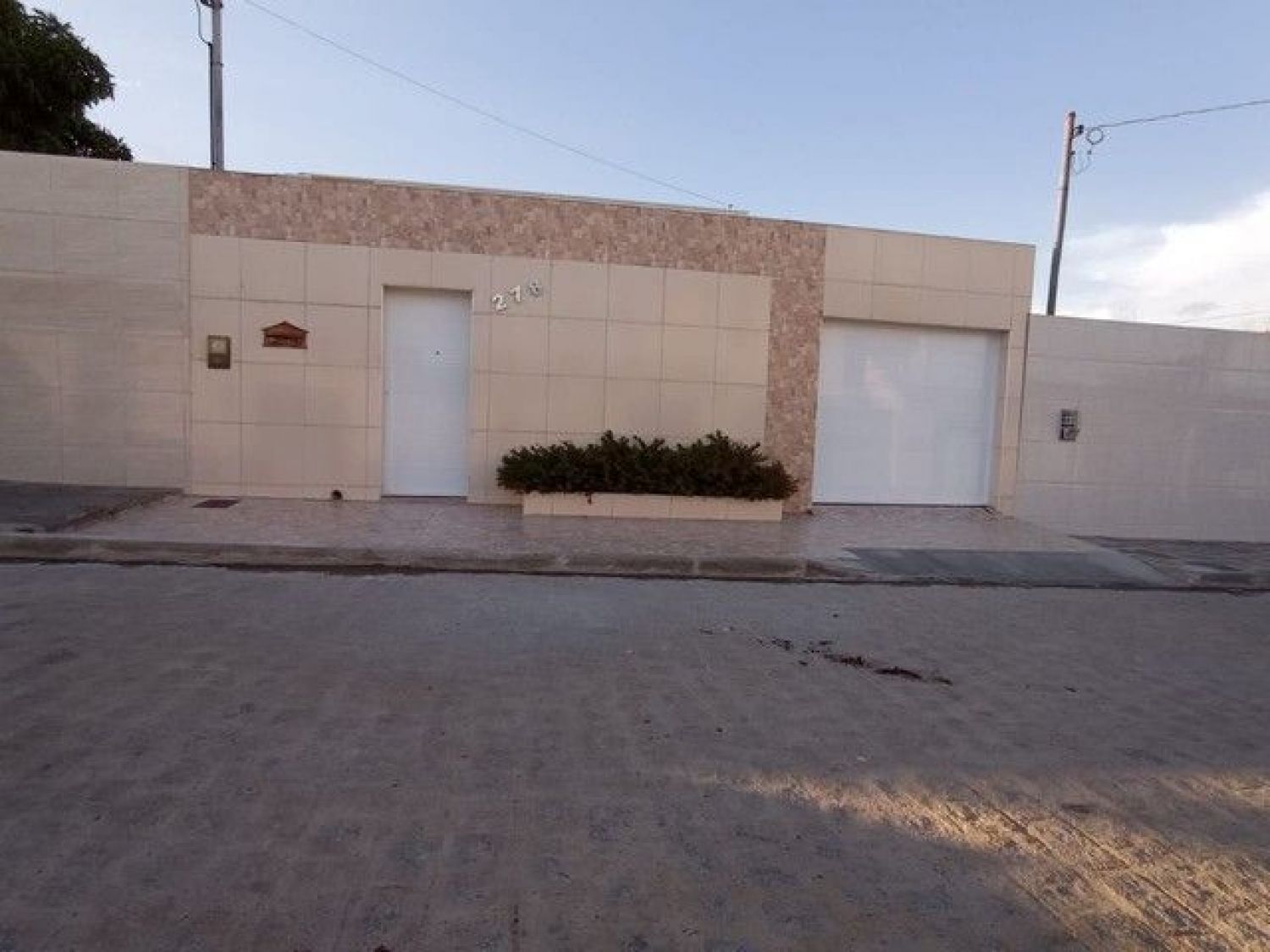 Casa para Vender com 3 quartos sendo 2 suítes no Rocha Cavalcante em Campina Grande - PB