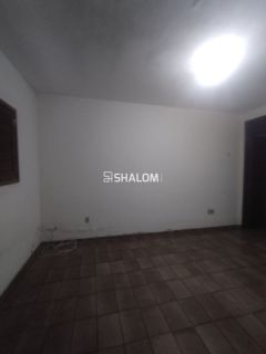 Vende-se casa para ponto comercial na Av Floriano Peixoto