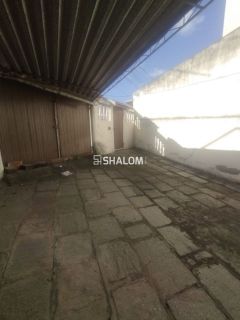 Vende-se casa para ponto comercial na Av Floriano Peixoto