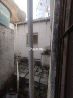 Vende-se casa para ponto comercial na Av Floriano Peixoto