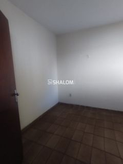 Vende-se casa para ponto comercial na Av Floriano Peixoto