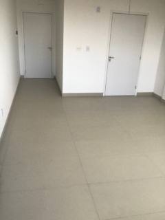 Aluga-se sala comercial no Empresarial Rosália Pereira