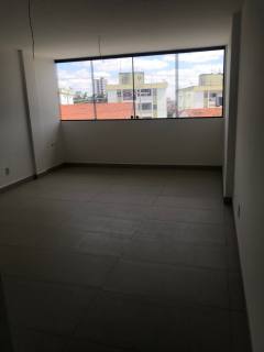 Aluga-se sala comercial no Empresarial Rosália Pereira