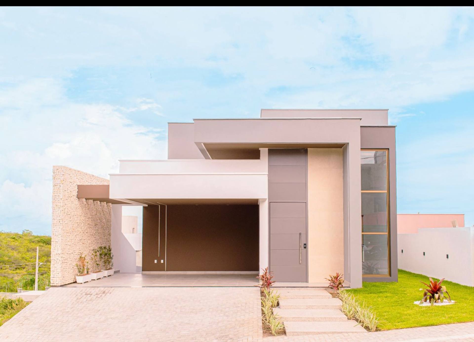 Vende-se casa 3 quartos no Giardino Bianco