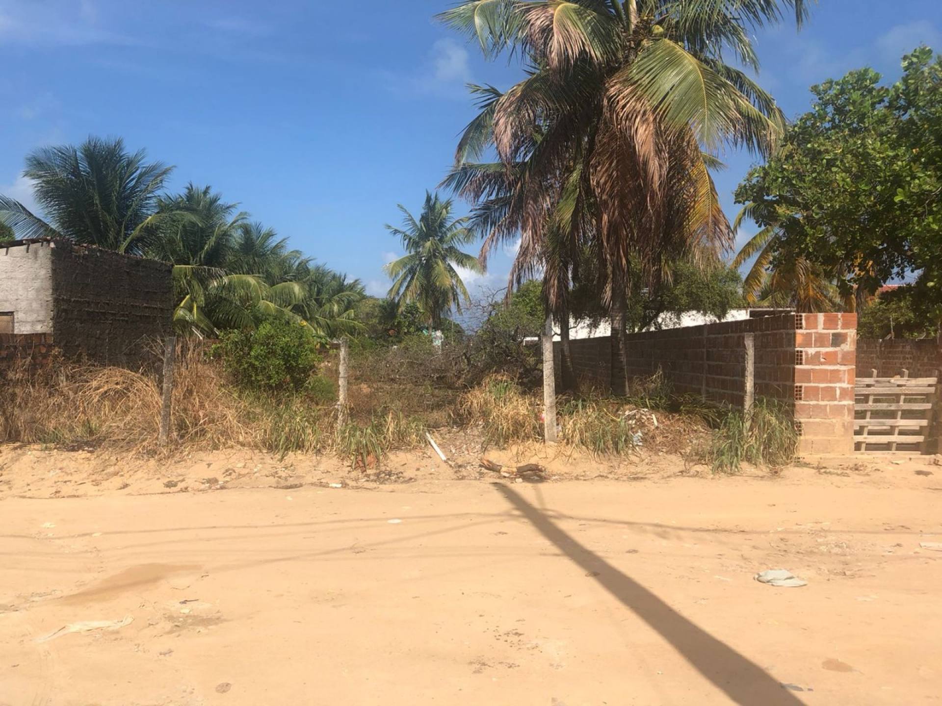 Vende-se lote na praia de Jacumã