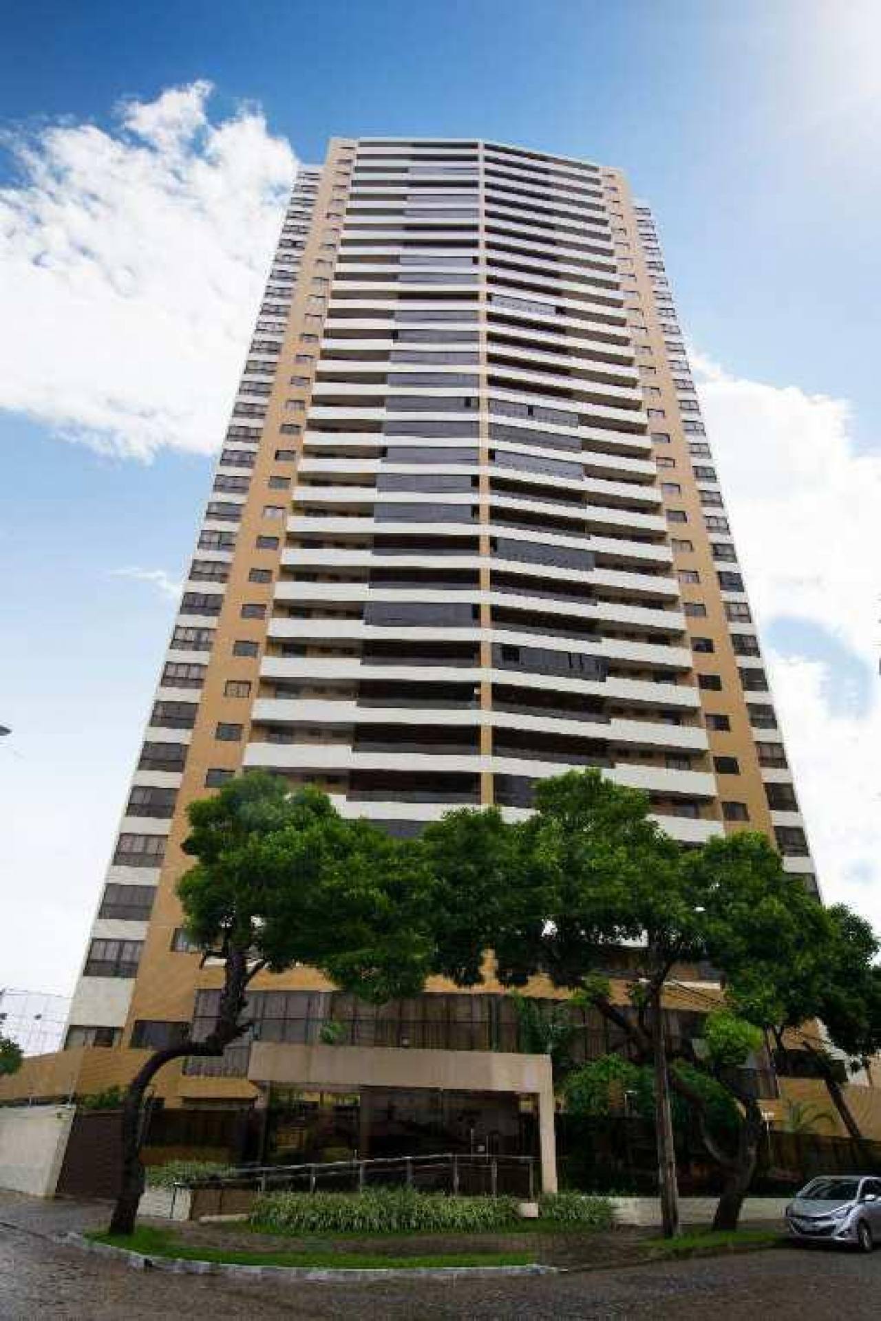 EDIFÍCIO ROYAL LUNA RESIDENCE