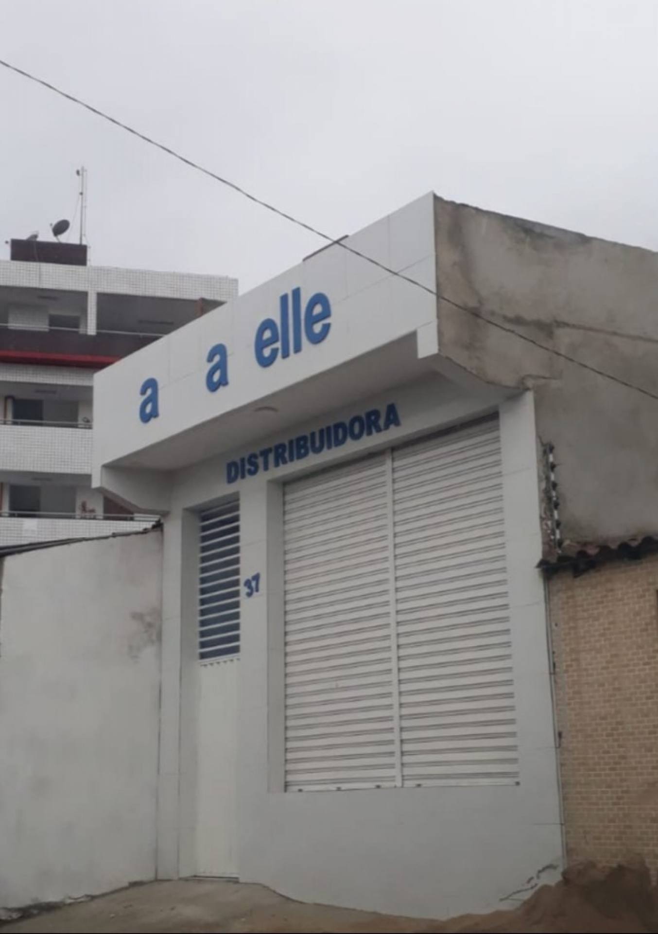 Imóvel comercial para vender no Centro em frente ao Parque do Povo