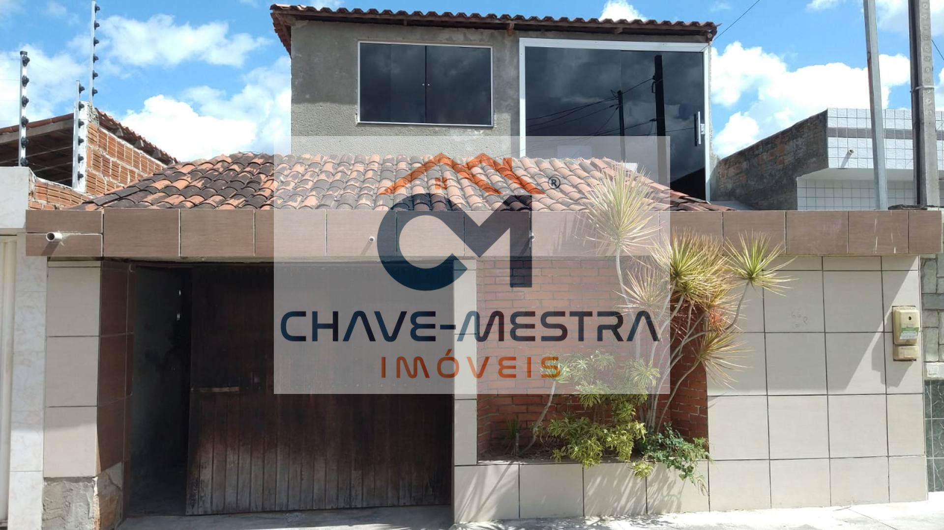 CASA DE 3 QUARTOS COM PISCINA - JOSÉ LIBERATO