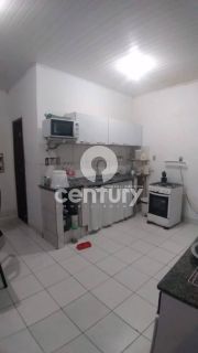 CASA A VENDA COM 02 QUARTOS NO TIJUQUINHA