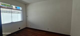 ÓTIMA CASA COM VOCAÇÃO COMERCIAL E RESIDENCIAL A VENDA