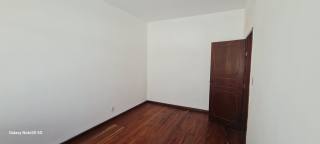 ÓTIMA CASA COM VOCAÇÃO COMERCIAL E RESIDENCIAL A VENDA