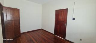 ÓTIMA CASA COM VOCAÇÃO COMERCIAL E RESIDENCIAL A VENDA