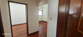 ÓTIMA CASA COM VOCAÇÃO COMERCIAL E RESIDENCIAL A VENDA