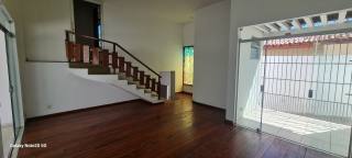 ÓTIMA CASA COM VOCAÇÃO COMERCIAL E RESIDENCIAL A VENDA