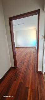 ÓTIMA CASA COM VOCAÇÃO COMERCIAL E RESIDENCIAL A VENDA