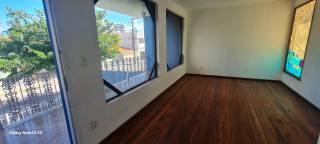 ÓTIMA CASA COM VOCAÇÃO COMERCIAL E RESIDENCIAL A VENDA