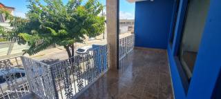 ÓTIMA CASA COM VOCAÇÃO COMERCIAL E RESIDENCIAL A VENDA