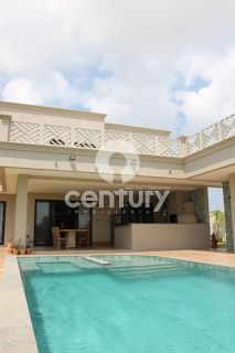 EXUBERANTE MANSÃO PÉ-NA-AREIA EM NO CONDOMÍNIO DAMHA