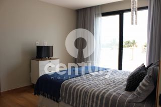 EXUBERANTE MANSÃO PÉ-NA-AREIA EM NO CONDOMÍNIO DAMHA