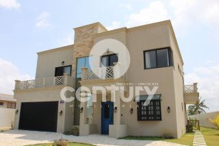 EXUBERANTE MANSÃO PÉ-NA-AREIA EM NO CONDOMÍNIO DAMHA