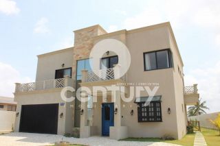 EXUBERANTE MANSÃO PÉ-NA-AREIA EM NO CONDOMÍNIO DAMHA