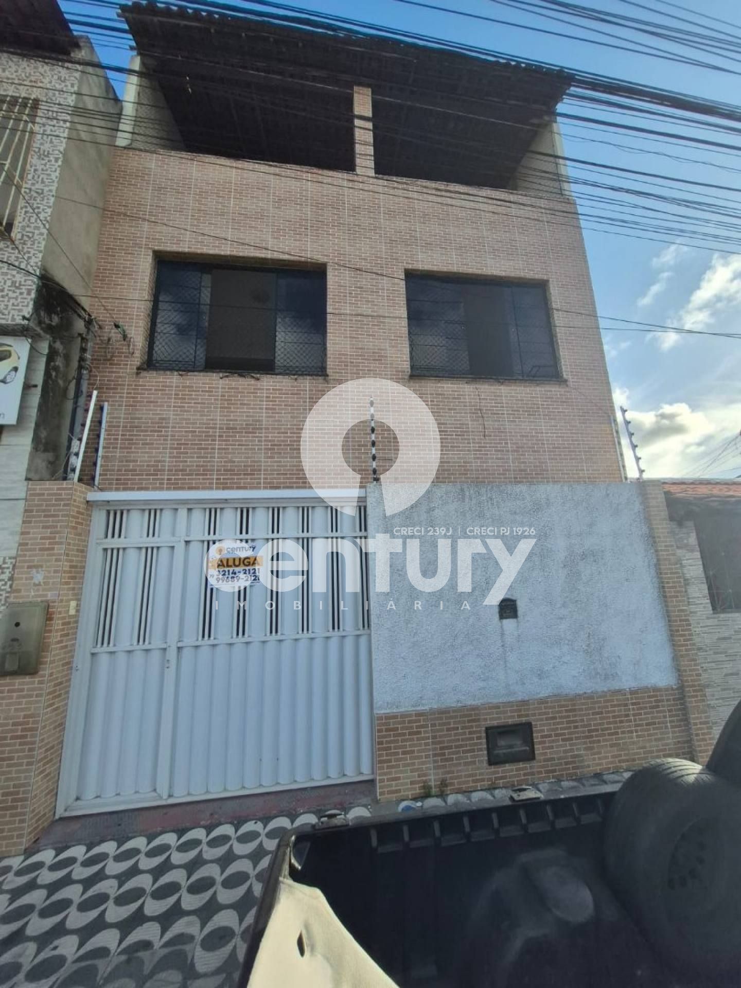 Casa com 03 pavimentos para Alugar Bairro Getúlio Vargas