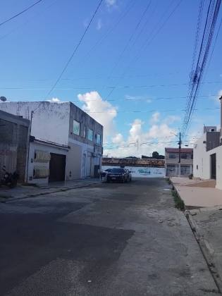 Casa a Venda com 02 quartos e 03 Kitinets, Próximo a Rua Rio Grande do Sul
