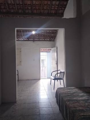 Casa a Venda com 02 quartos e 03 Kitinets, Próximo a Rua Rio Grande do Sul