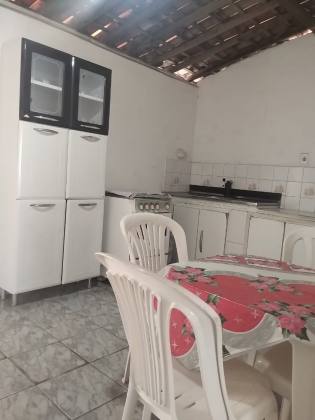 Casa a Venda com 02 quartos e 03 Kitinets, Próximo a Rua Rio Grande do Sul