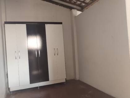 Casa a Venda com 02 quartos e 03 Kitinets, Próximo a Rua Rio Grande do Sul