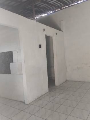 Casa a Venda com 02 quartos e 03 Kitinets, Próximo a Rua Rio Grande do Sul