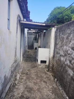 Casa a Venda com 02 quartos e 03 Kitinets, Próximo a Rua Rio Grande do Sul