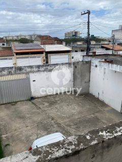 Casa Para Vender com 5 quartos 1 suítes no bairro Jabotiana em Aracaju
