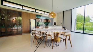 Mansão no Cond. Morada da Praia II com 4 quartos 4 suítes no bairro Aruana em Aracaju