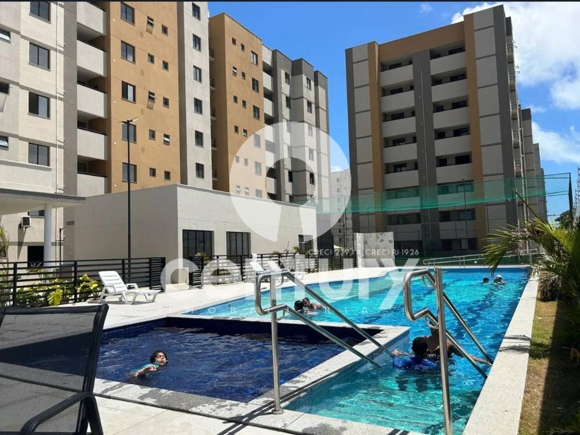Apartamento Para Vender com 2 quartos 1 suítes no Cond. Golden Village em Barra Dos Coqueiros