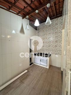 Edifício Comercial Para Vender com 4 quartos 1 suítes no bairro Aeroporto									<<< Selecione uma Cidade em 													<<< Selecione um Estado