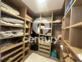 Casa no Maikai Residencial Resort com 04 suítes com closet e master com hidro.