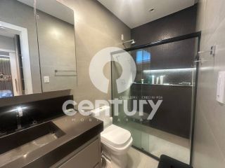 Casa no Maikai Residencial Resort com 04 suítes com closet e master com hidro.