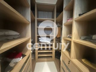 Casa no Maikai Residencial Resort com 04 suítes com closet e master com hidro.