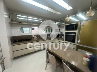 Casa no Maikai Residencial Resort com 04 suítes com closet e master com hidro.