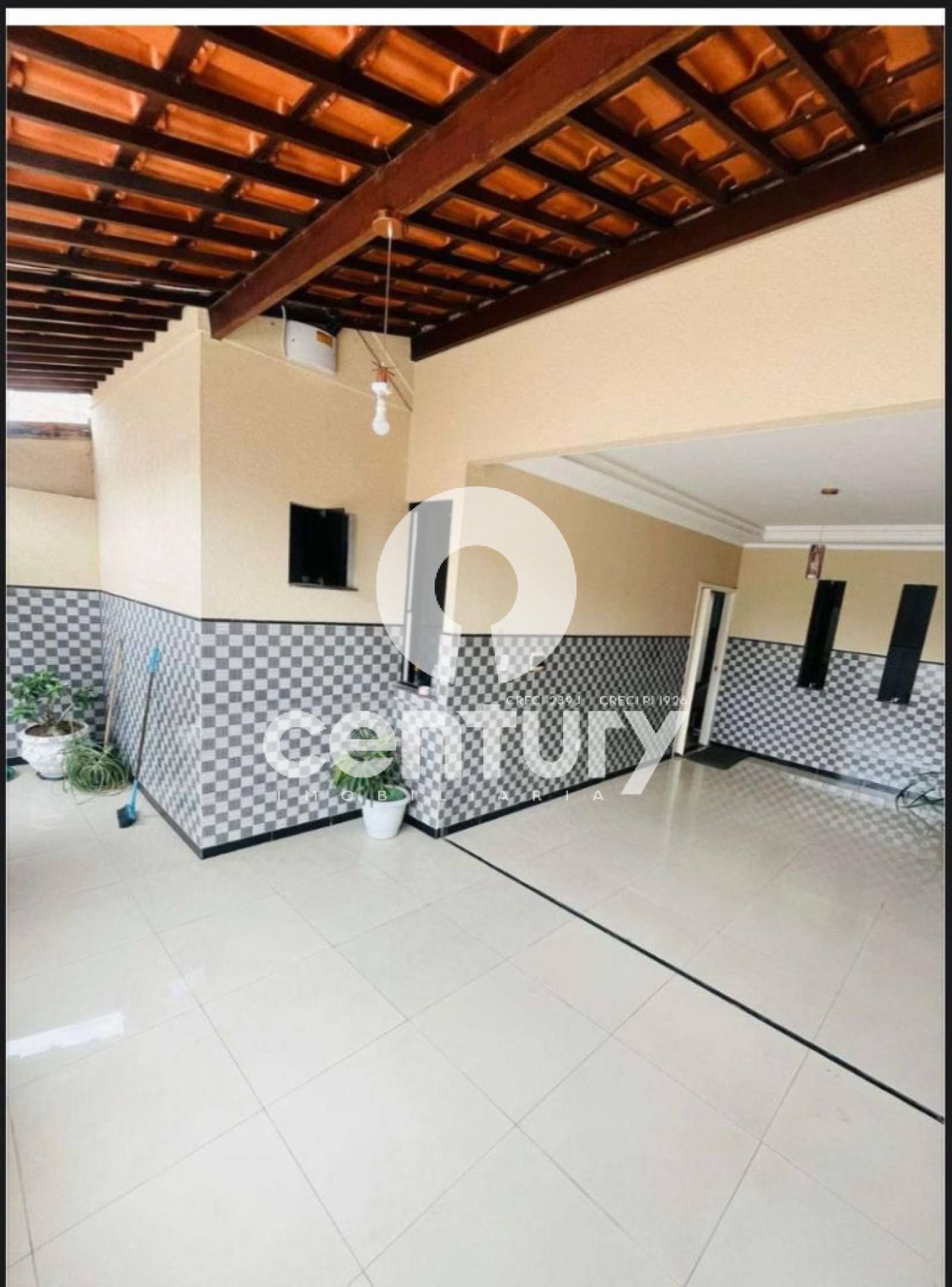CASA A VENDA EXCELENTE LOCALIZAÇÃO.