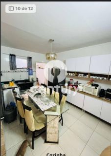 CASA A VENDA EXCELENTE LOCALIZAÇÃO.