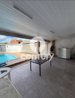 CASA PARA LOCAÇAO COM PISCINA NO SANTA MARIA