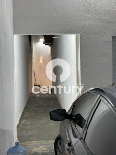 Casa com 2/4 reformada pronta pra morar