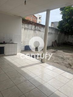 Casa Para Vender com 3 quartos em Itabaiana