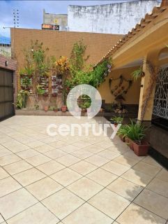 Casa Para Vender com 3 quartos 2 suítes no bairro Suíssa em Aracaju